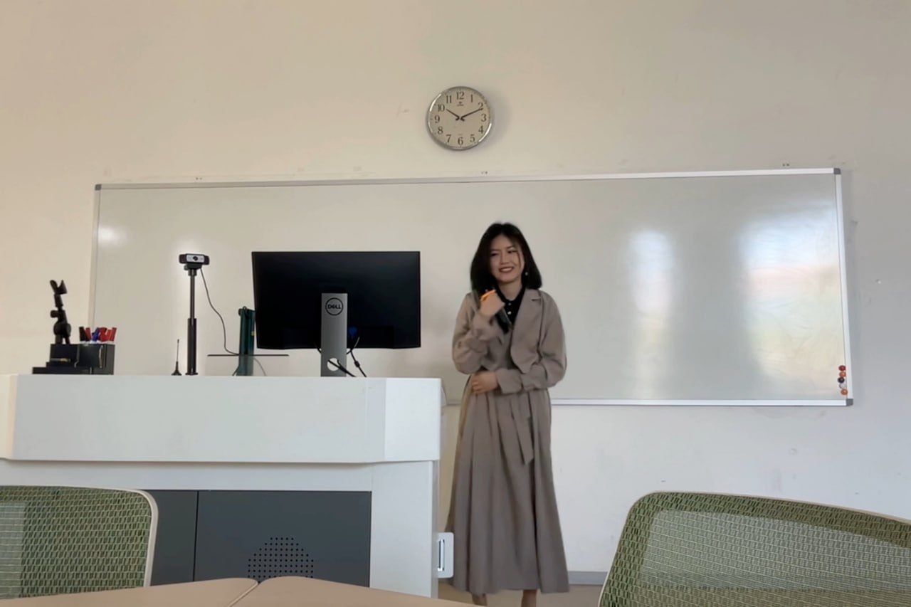 Yilin Lee presenting